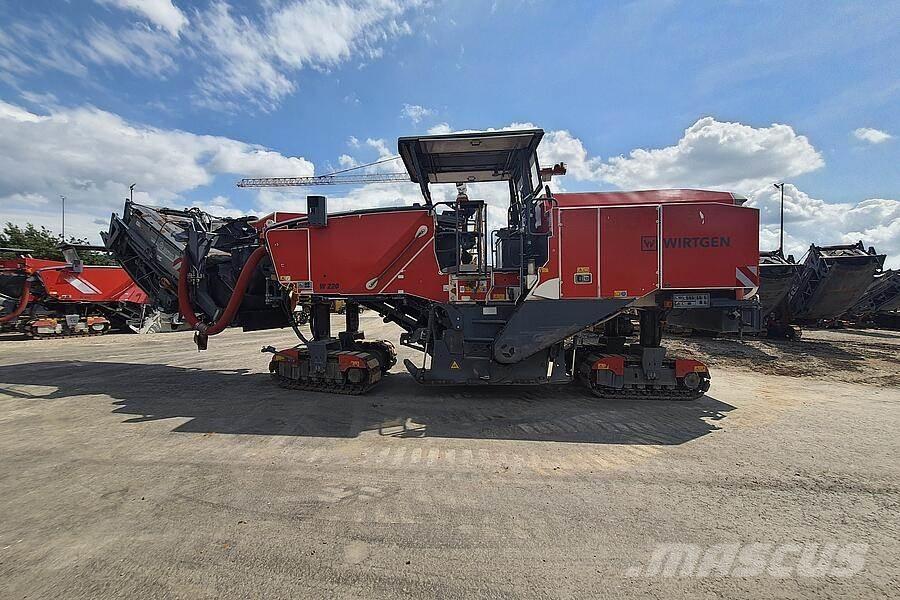 Wirtgen W 220 Fresa a freddo per asfalto