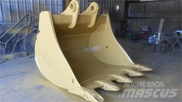CAT 1735720 Benne