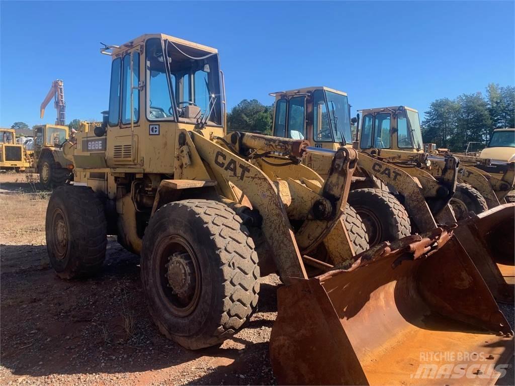 CAT 926E Pale gommate