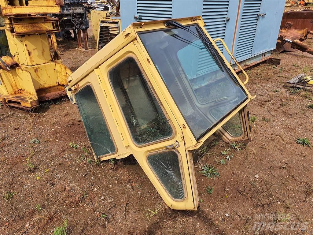 CAT 973 Cabine e interni