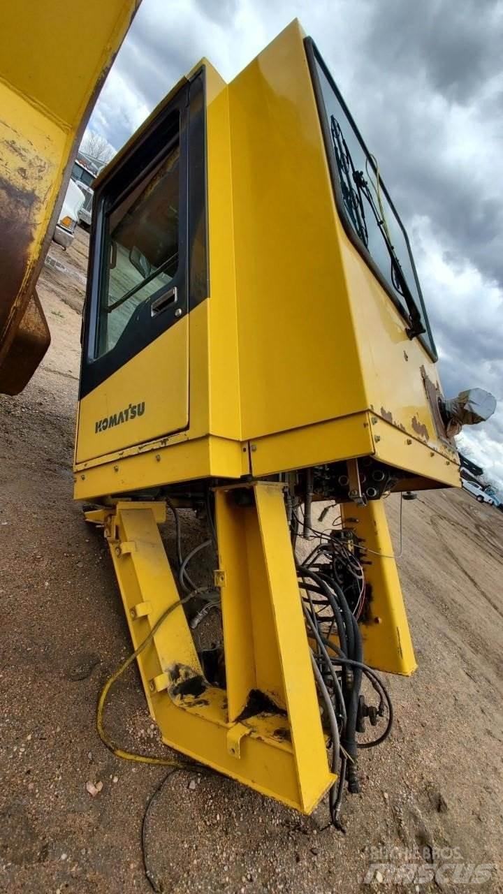Komatsu WA1200 Cabine e interni