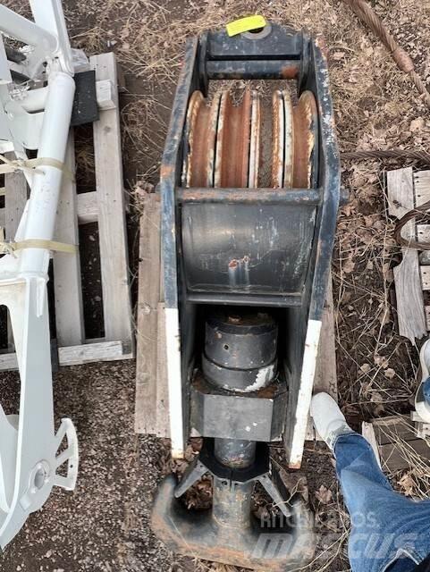 Hitachi  Parti e equipaggiamenti per Gru