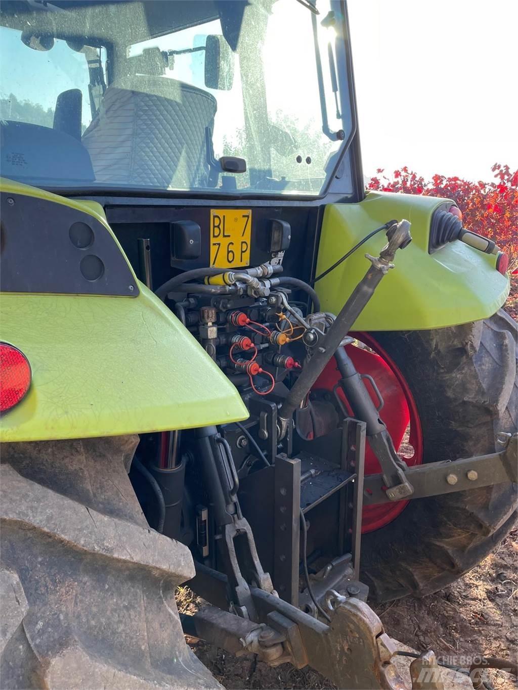 CLAAS AXOS 340 Trattori