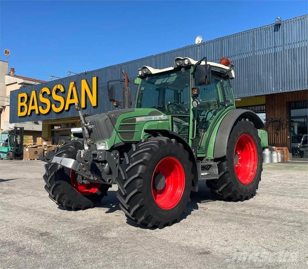 Fendt 211 VARIO Trattori
