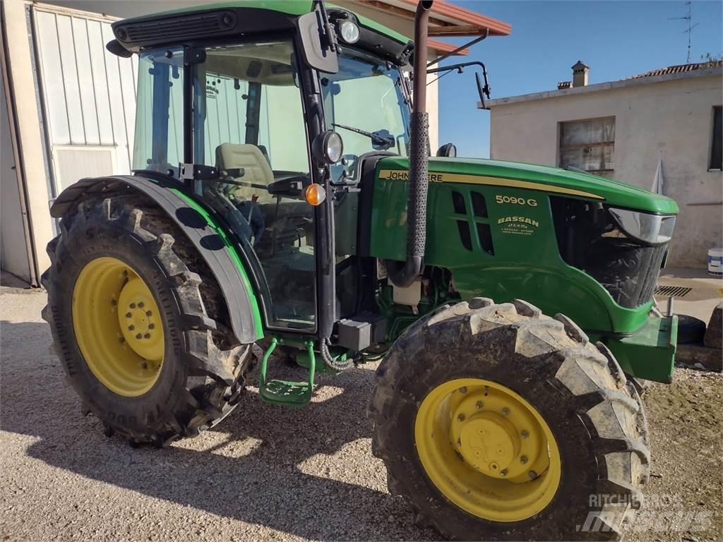 John Deere 5090 G Trattori