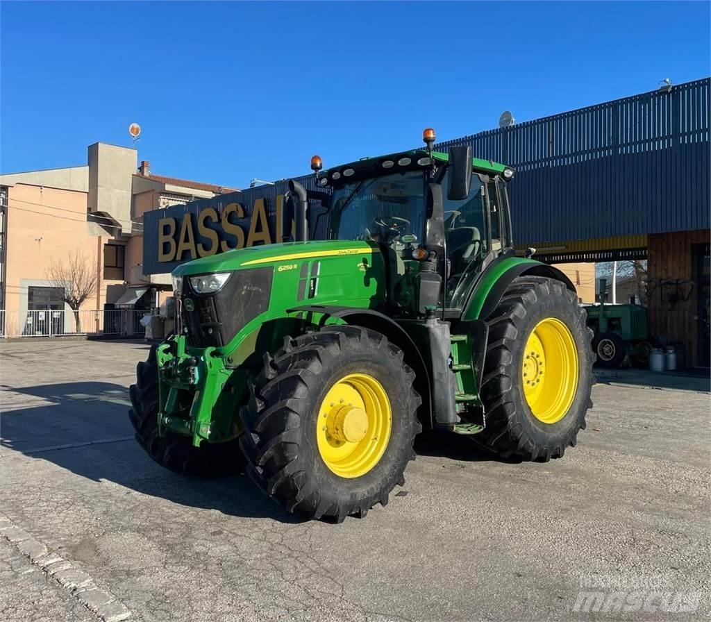 John Deere 6250 R Trattori