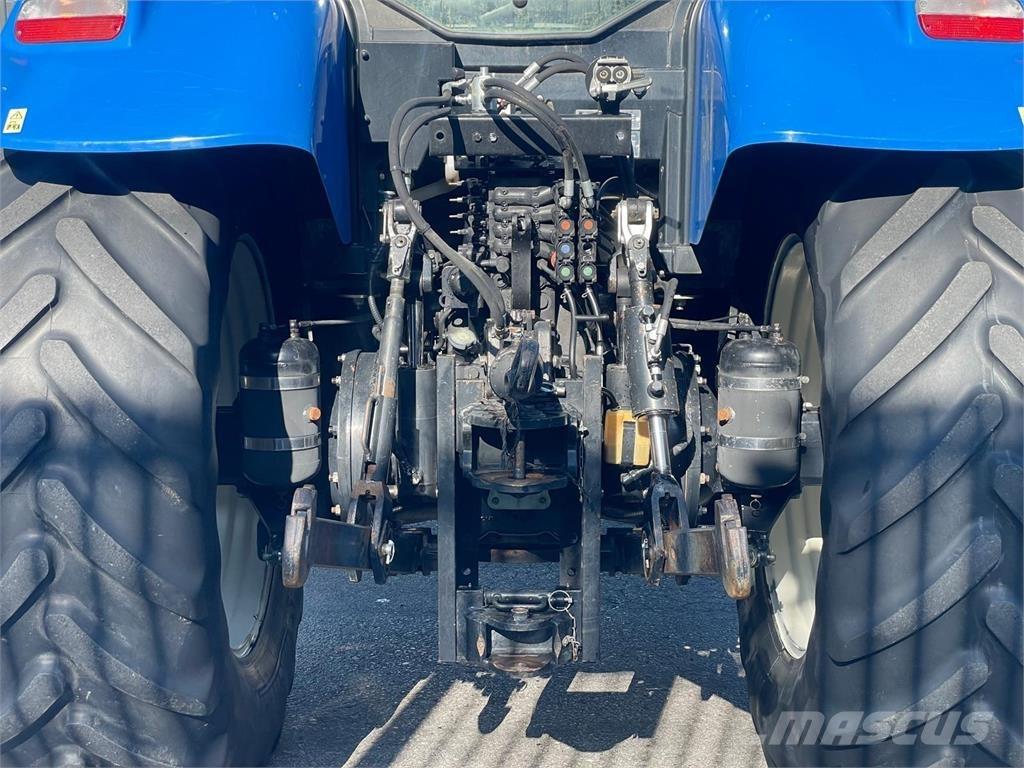 New Holland T7 210 Trattori