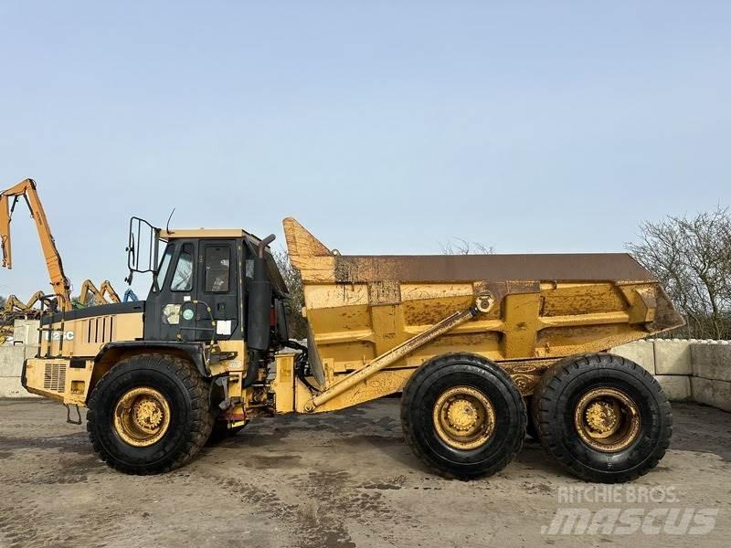 Bell B25C Dumpers articolati