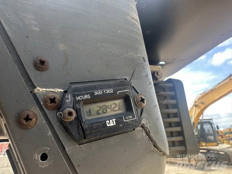 CAT 236B Costruzioni - Altro