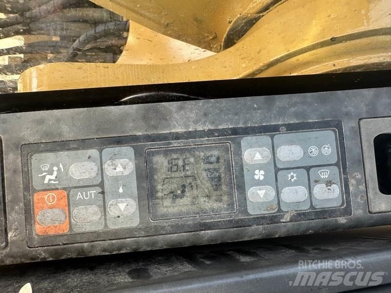 CAT 320 Escavatori cingolati