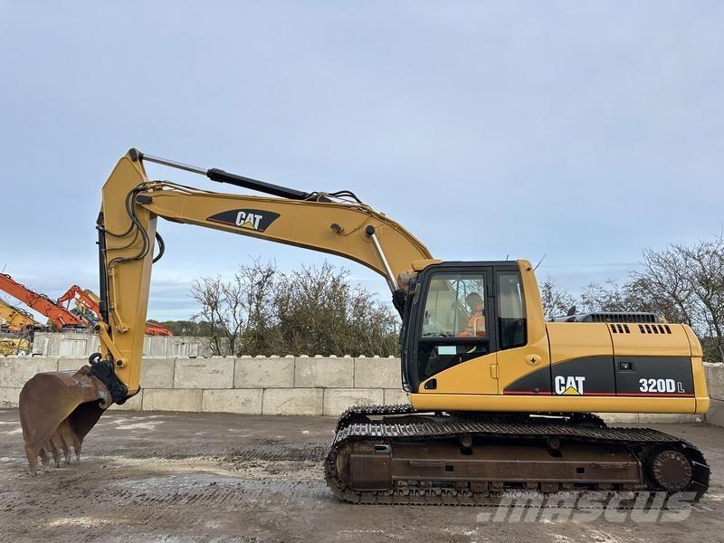 CAT 320 Escavatori cingolati