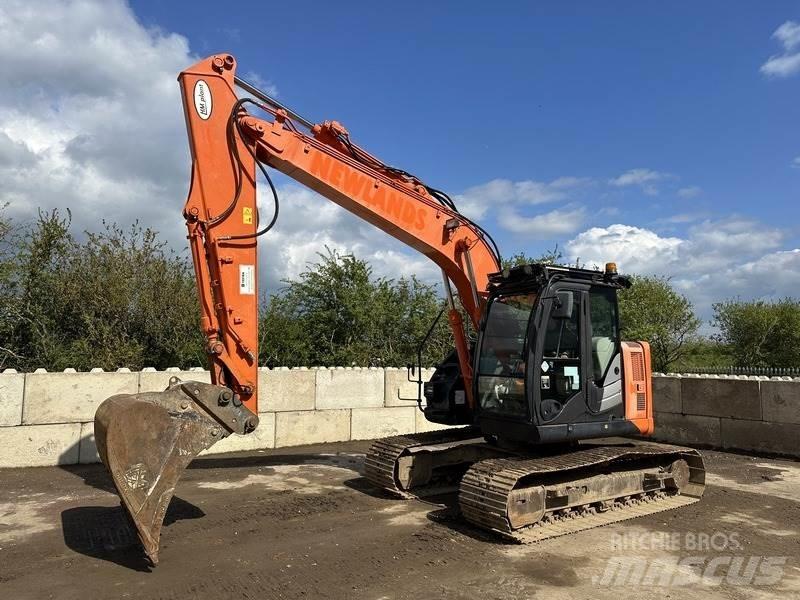 Hitachi ZX135 Escavatori cingolati