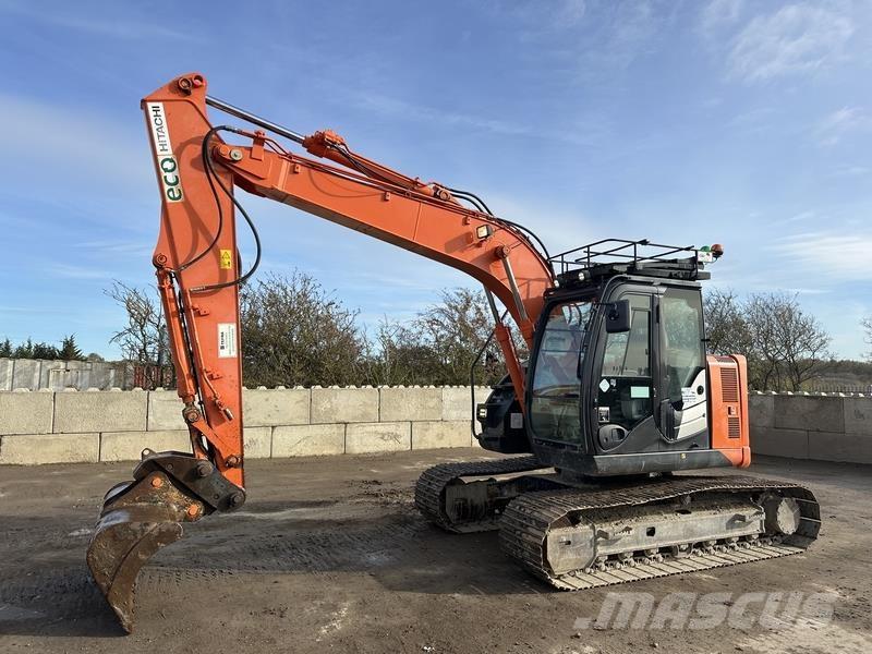 Hitachi ZX135 Escavatori cingolati