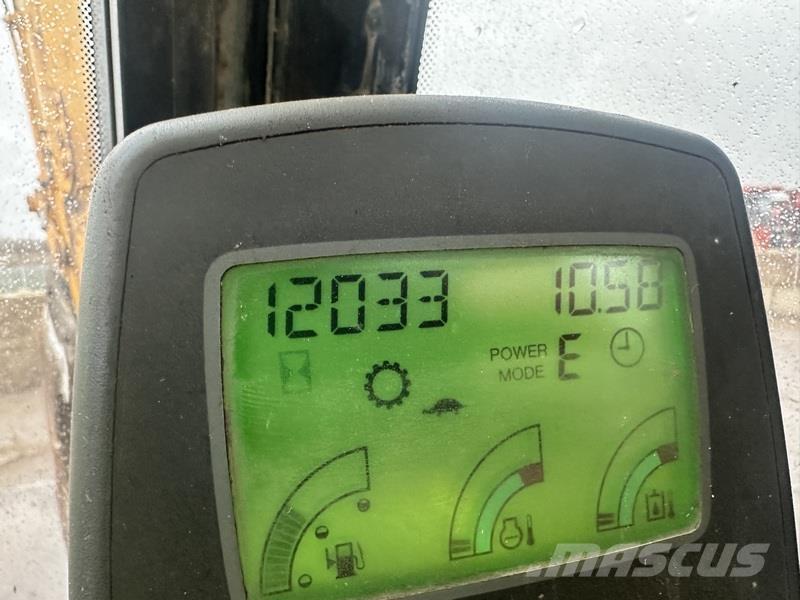 JCB JS220 LC Escavatori cingolati