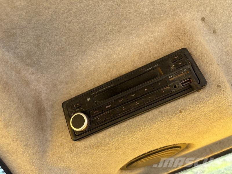 JCB JS240 LC Escavatori cingolati