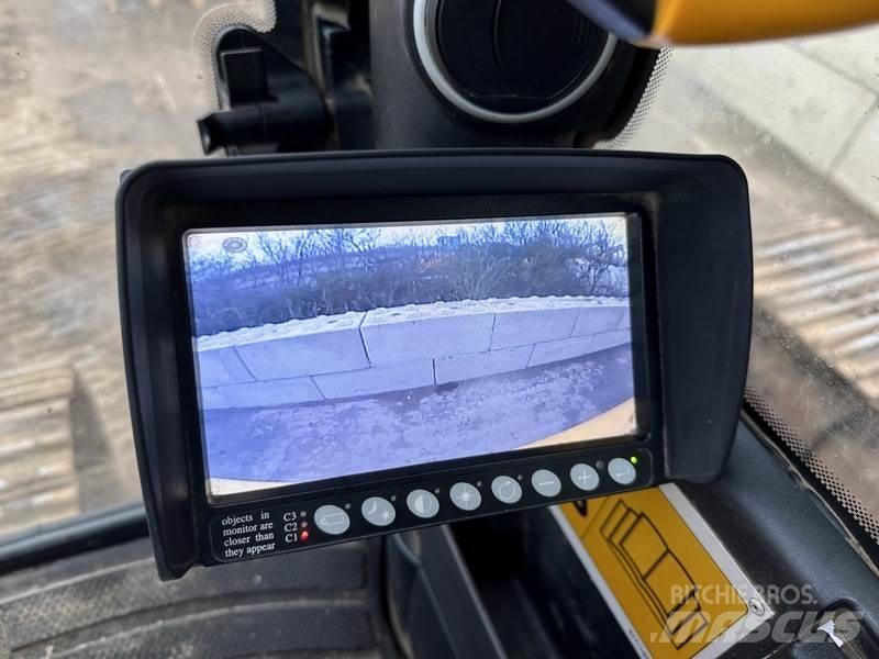 JCB JS370 LC T4 Escavatori cingolati