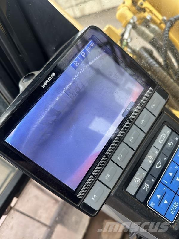 Komatsu PC490 LC-10 Escavatori cingolati