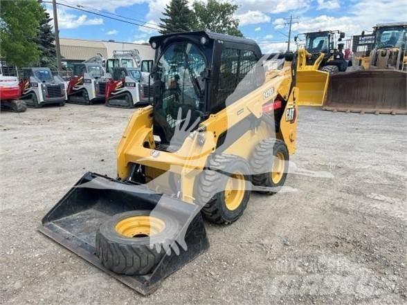 CAT 242D3 Mini Pale Gommate