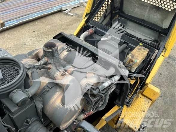 CAT 980M Pale gommate