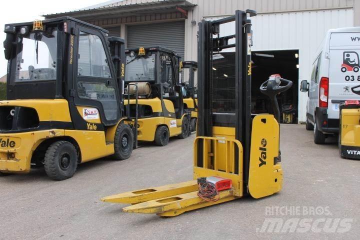 Yale MS10AC Transpallet uomo a terra