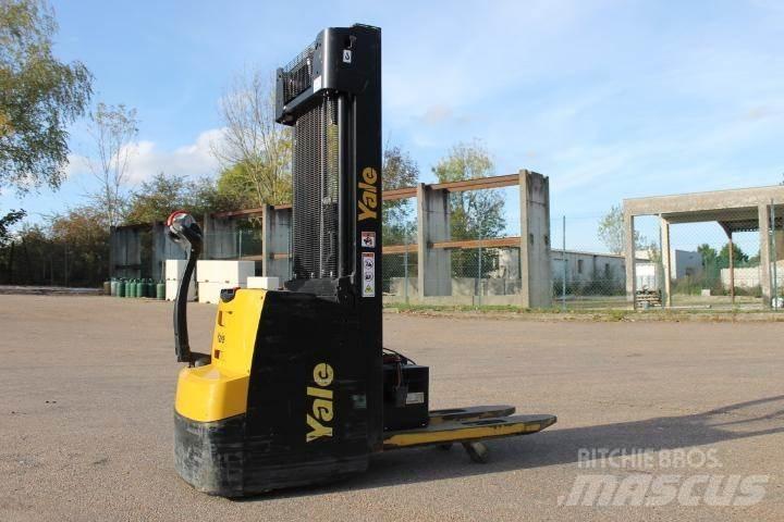 Yale MS12AC Transpallet uomo a terra