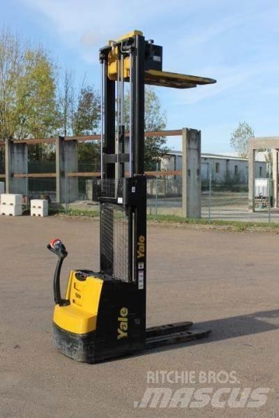 Yale MS12AC Transpallet uomo a terra