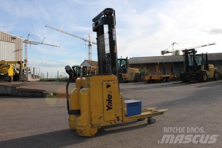 Yale MS14AC Transpallet uomo a terra