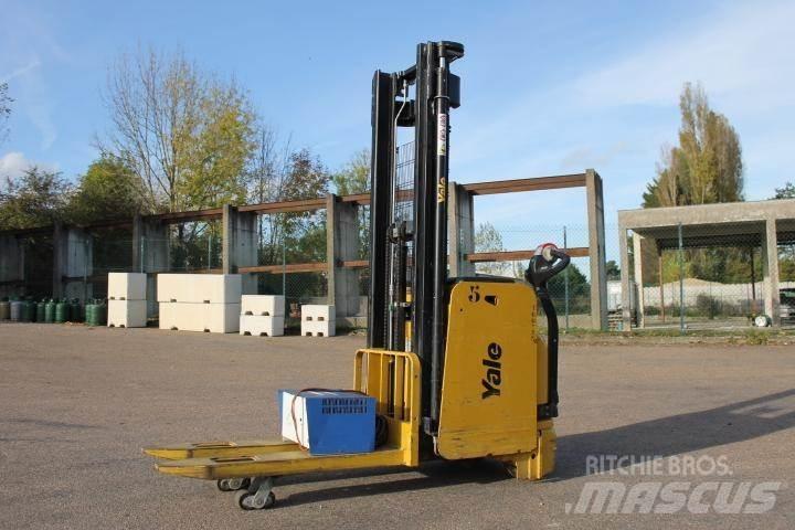 Yale MS14AC Transpallet uomo a terra