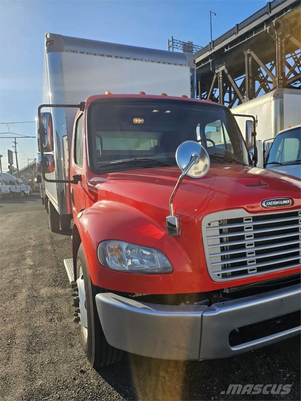 Freightliner M2 Camion cassonati