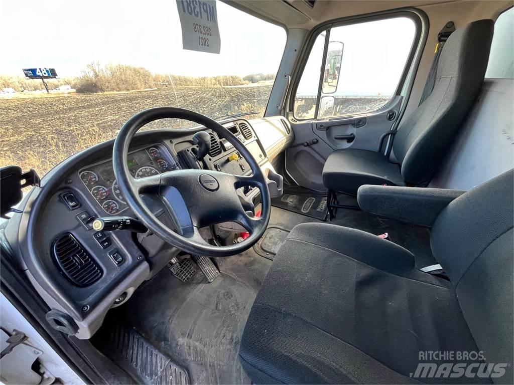 Freightliner M2 106 Camion cassonati