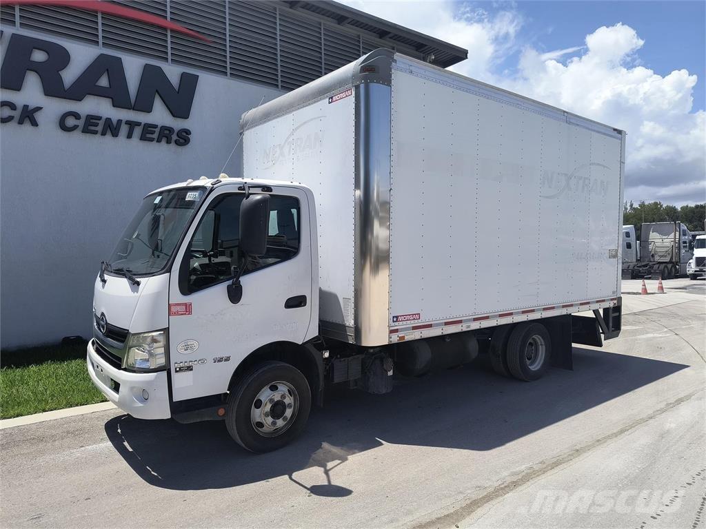 Hino 155 Camion cassonati
