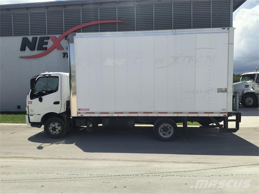 Hino 155 Camion cassonati