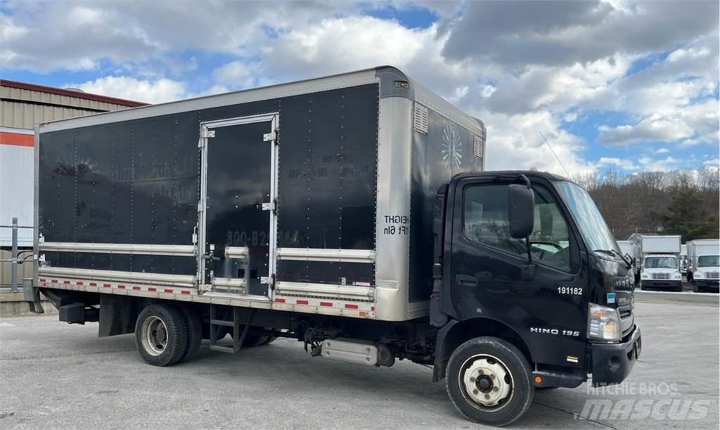 Hino 195 Camion cassonati