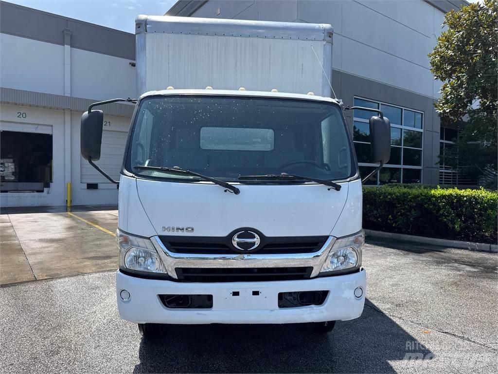 Hino 195 Camion cassonati