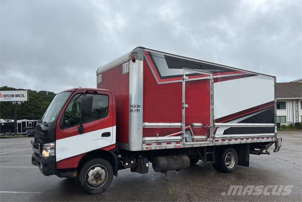 Hino 195 Camion cassonati
