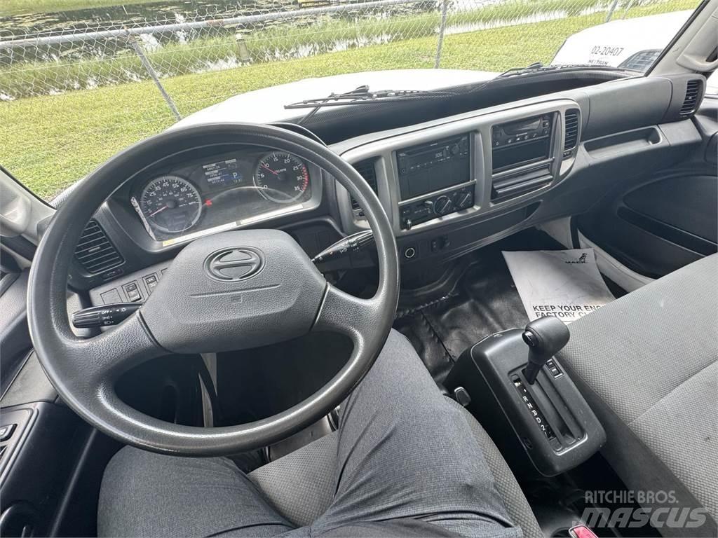 Hino 268 Camion cassonati