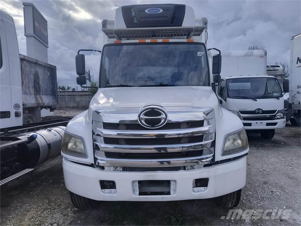 Hino 268 Camion cassonati