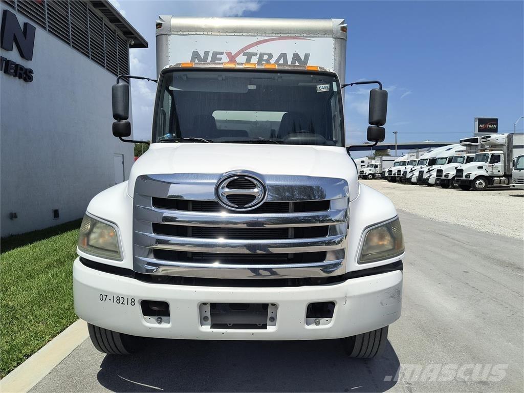 Hino 268 Camion cassonati