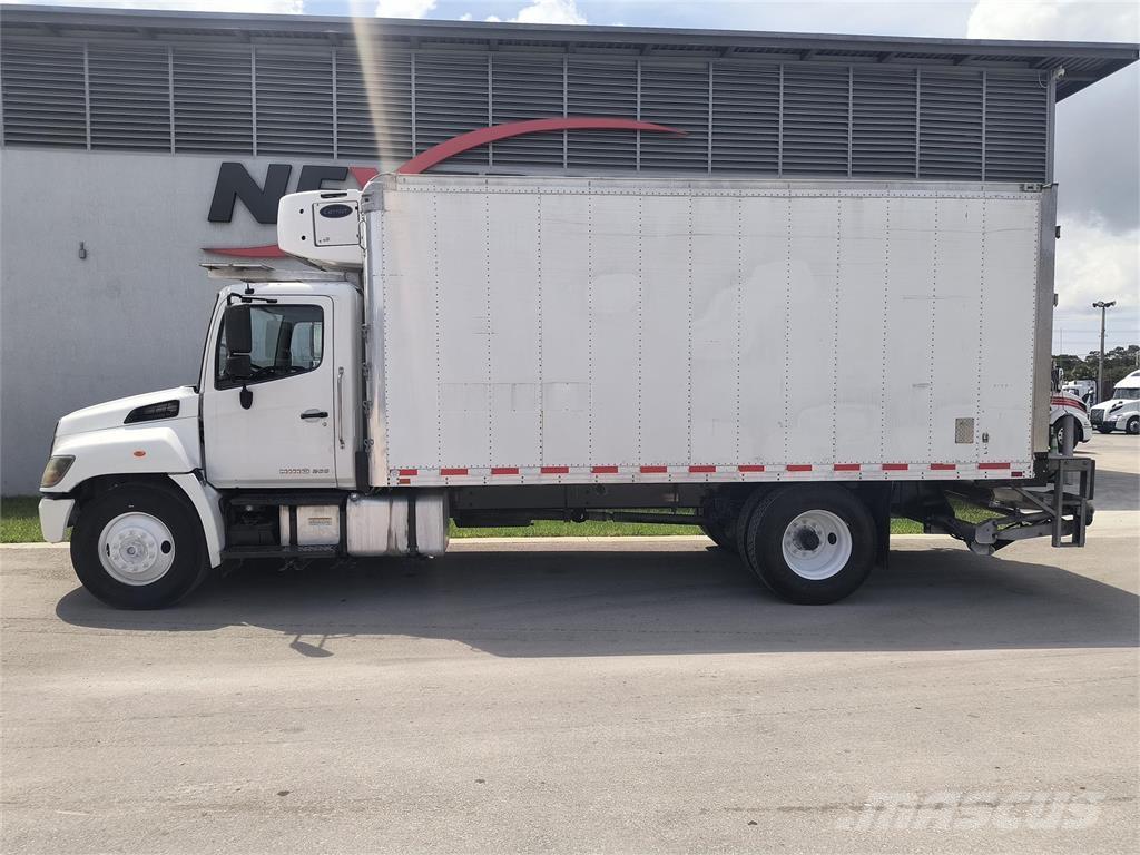 Hino 268 Camion cassonati