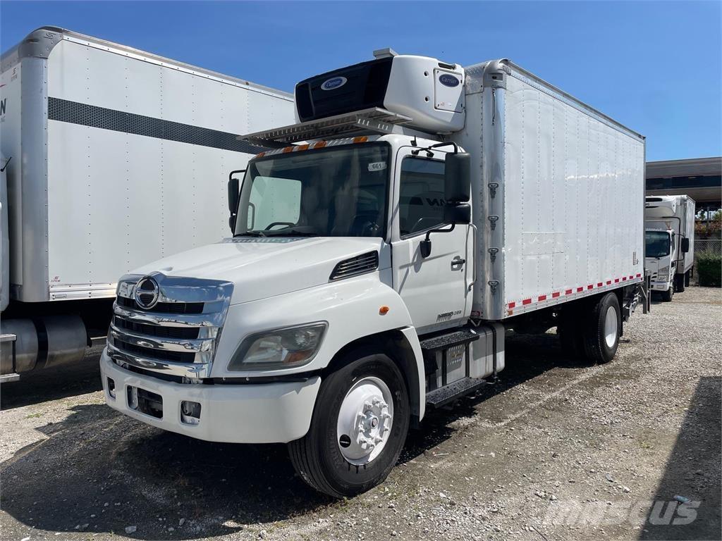 Hino 268 Camion cassonati