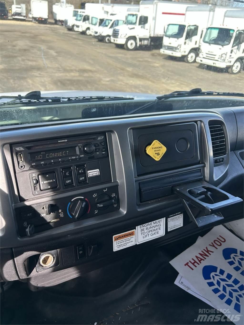 Hino 268A Camion cassonati