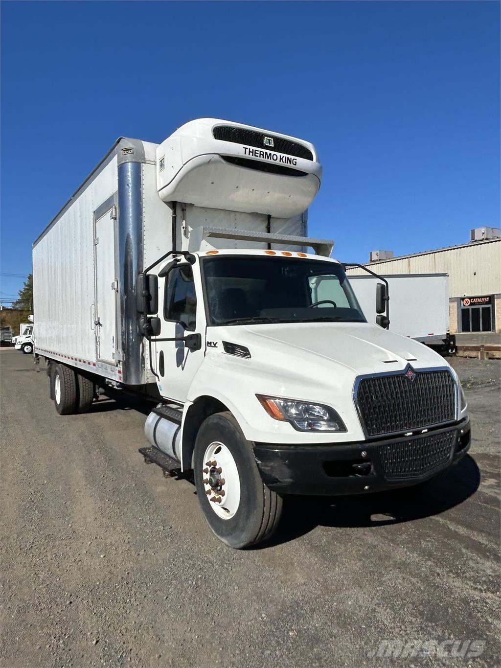 International MV607 Camion cassonati
