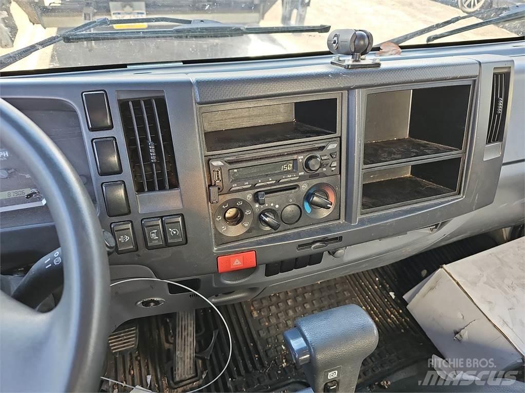 Isuzu NPR HD Camion cassonati