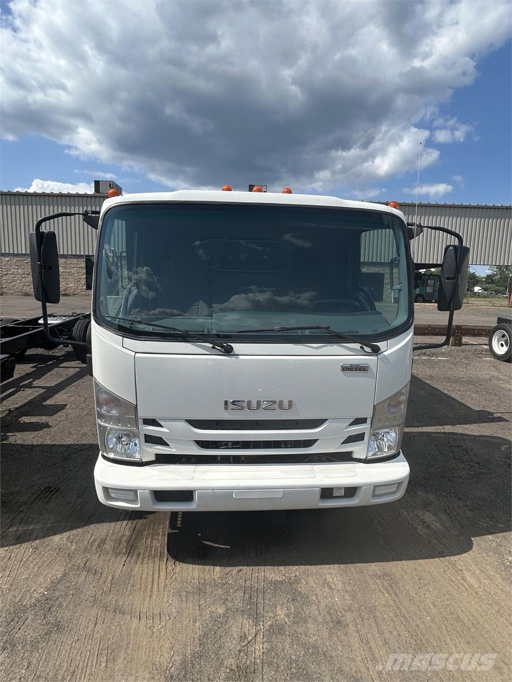 Isuzu NQR Camion ribaltabili