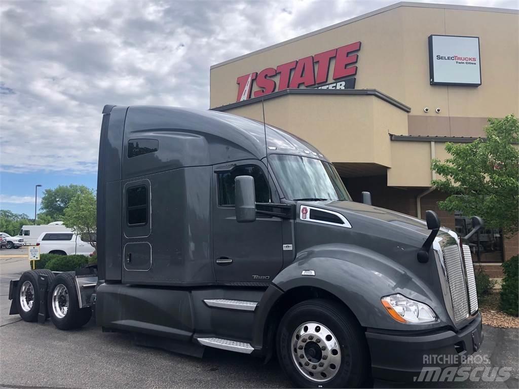 Kenworth T680 Motrici e Trattori Stradali