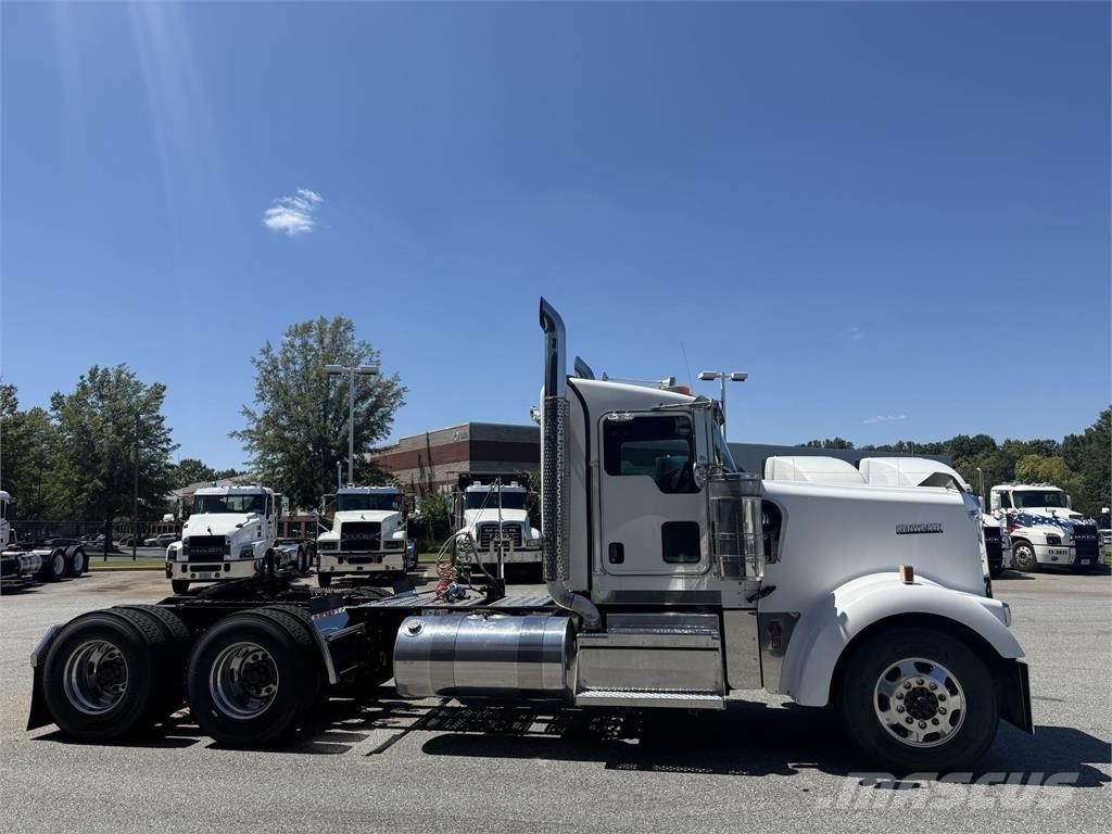 Kenworth W900 Motrici e Trattori Stradali