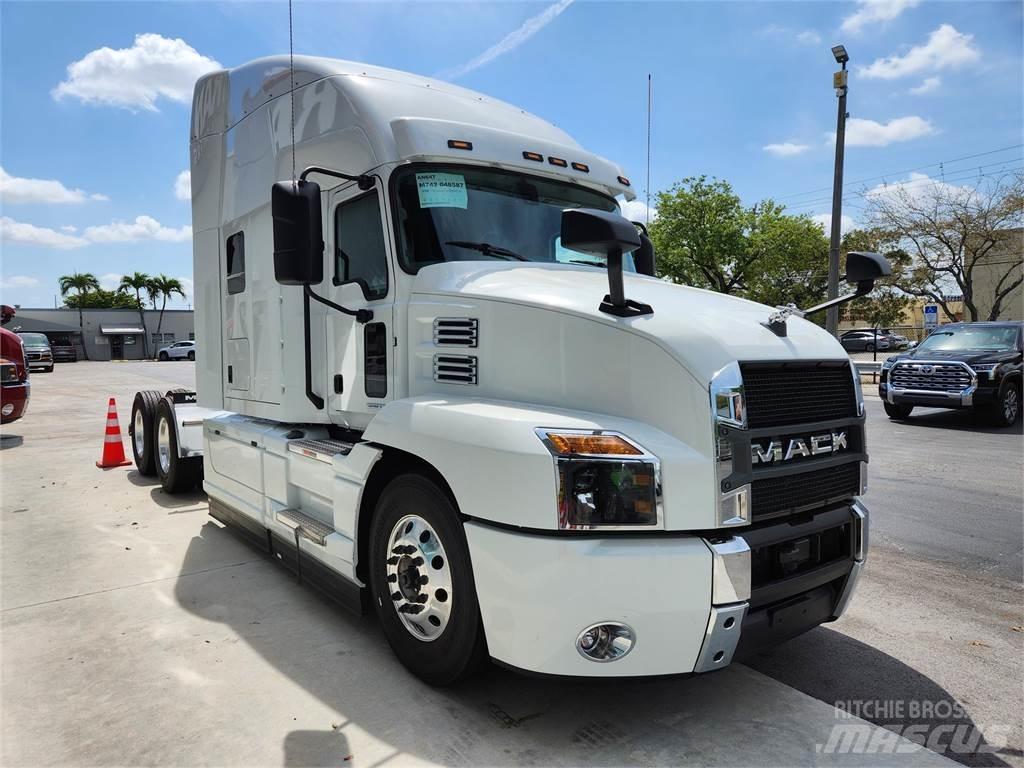 Mack AN64T Motrici e Trattori Stradali