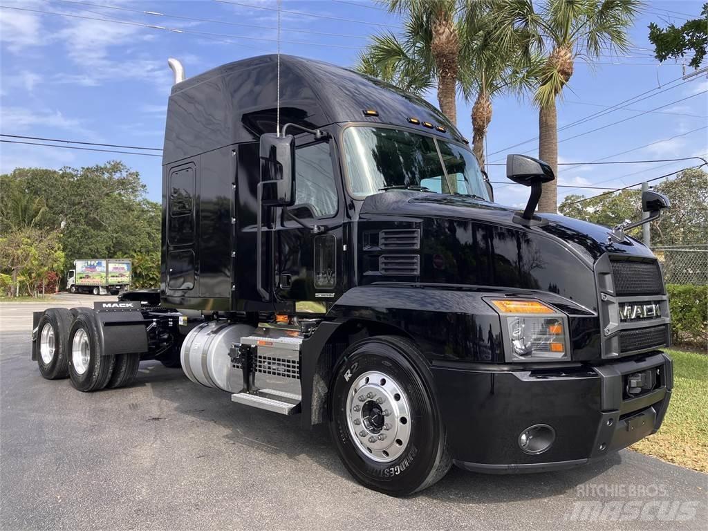 Mack AN64T Motrici e Trattori Stradali