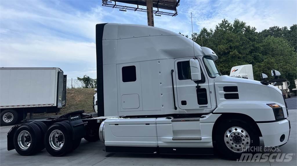 Mack AN64T Motrici e Trattori Stradali