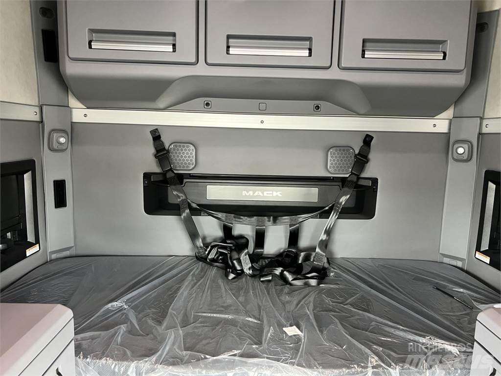 Mack AN64T Motrici e Trattori Stradali